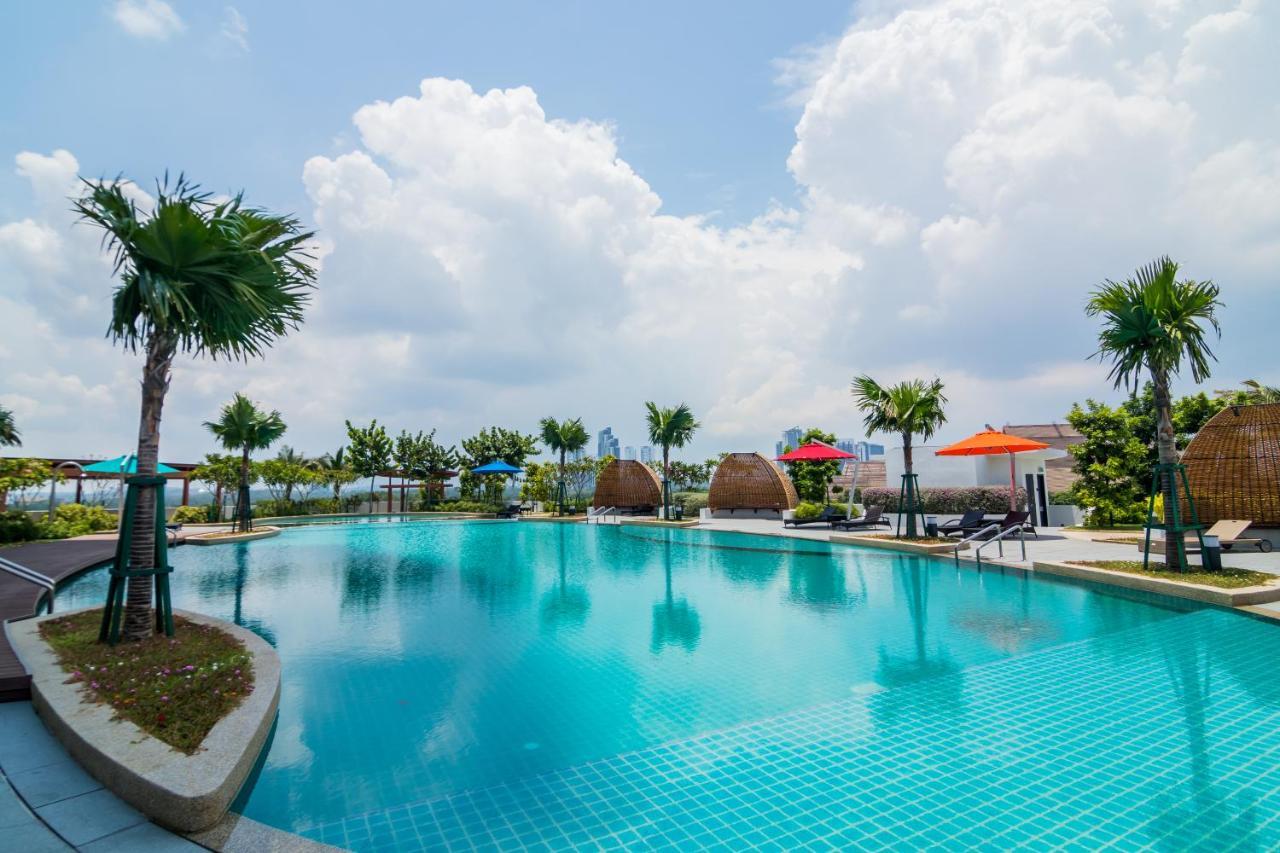 Almas Suites By SubHome Nusajaya  Exterior foto